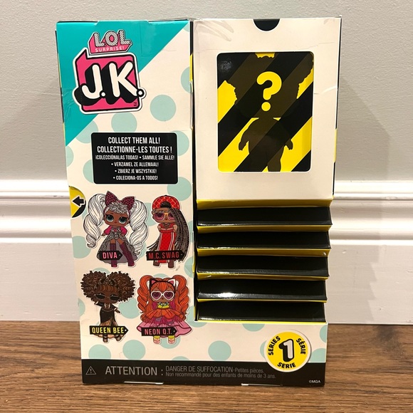 L.O.L Surprise! JK Queen Bee fashion doll with 15 surprises - Picture 3 of 4